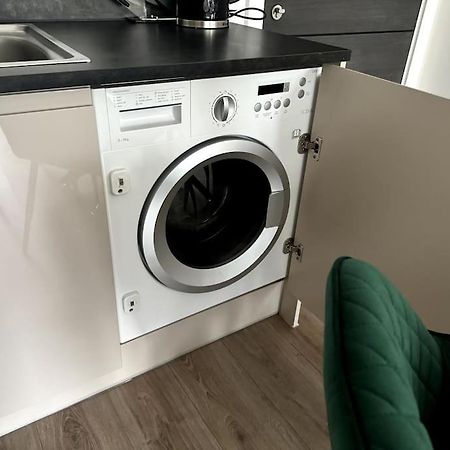 Luxury Oaks Suite, Free Private Parking, 2 Bed 2 Bathroom Apartment, Central Solihull バーミンガム エクステリア 写真