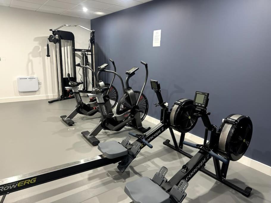 Luxury Oaks Suite, Free Private Parking, 2 Bed 2 Bathroom Apartment, Central Solihull バーミンガム エクステリア 写真