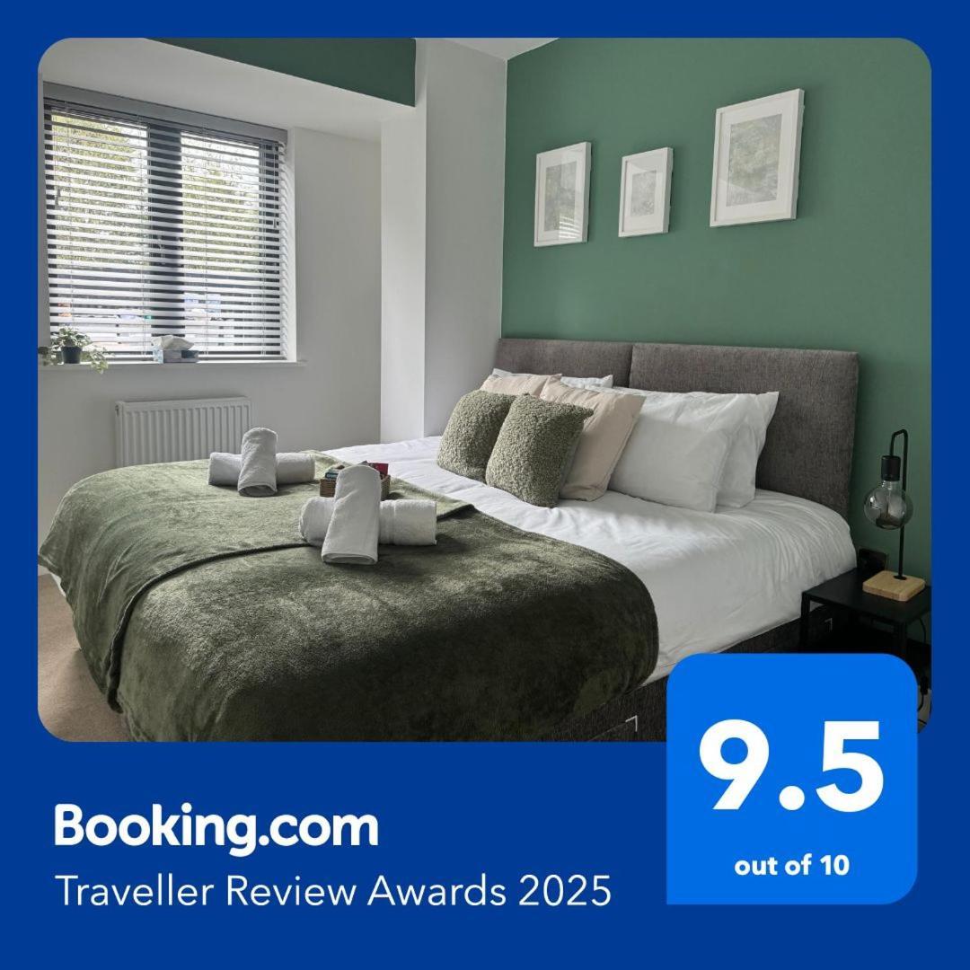 Luxury Oaks Suite, Free Private Parking, 2 Bed 2 Bathroom Apartment, Central Solihull バーミンガム エクステリア 写真